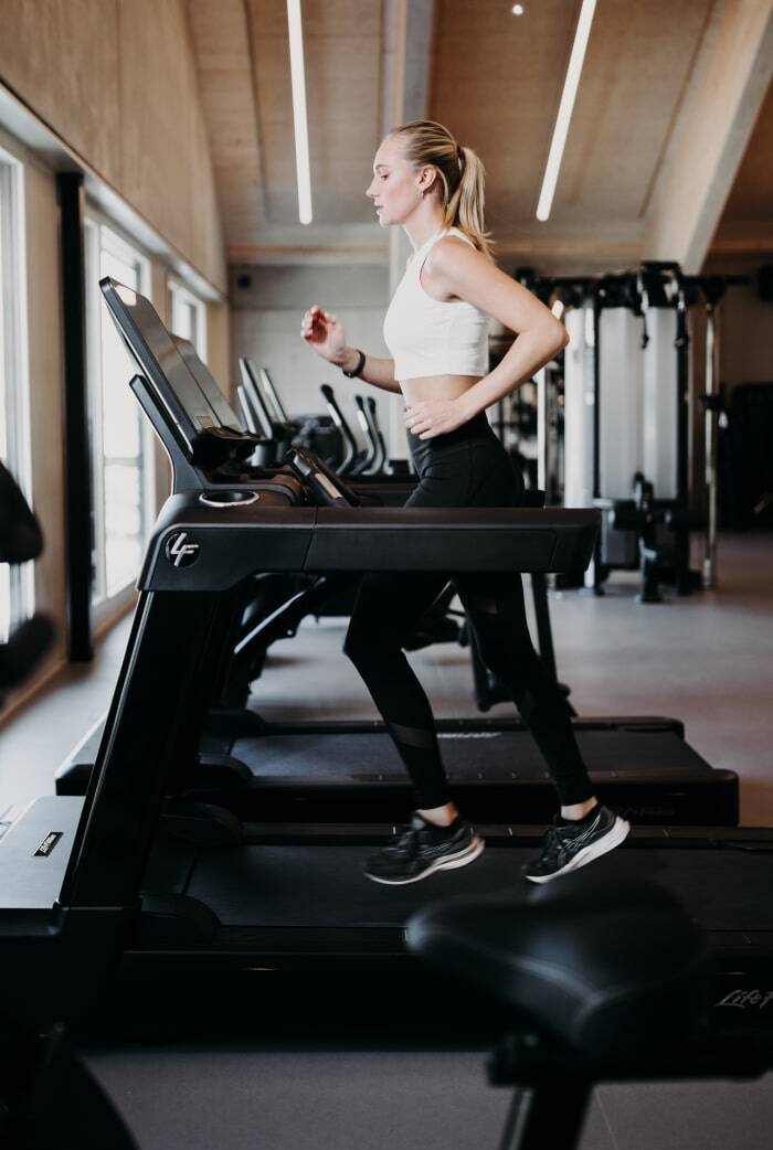 loft-gym-flachau-Frau_Laufband