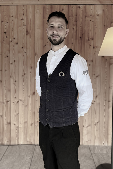 csaba_service_1027x684