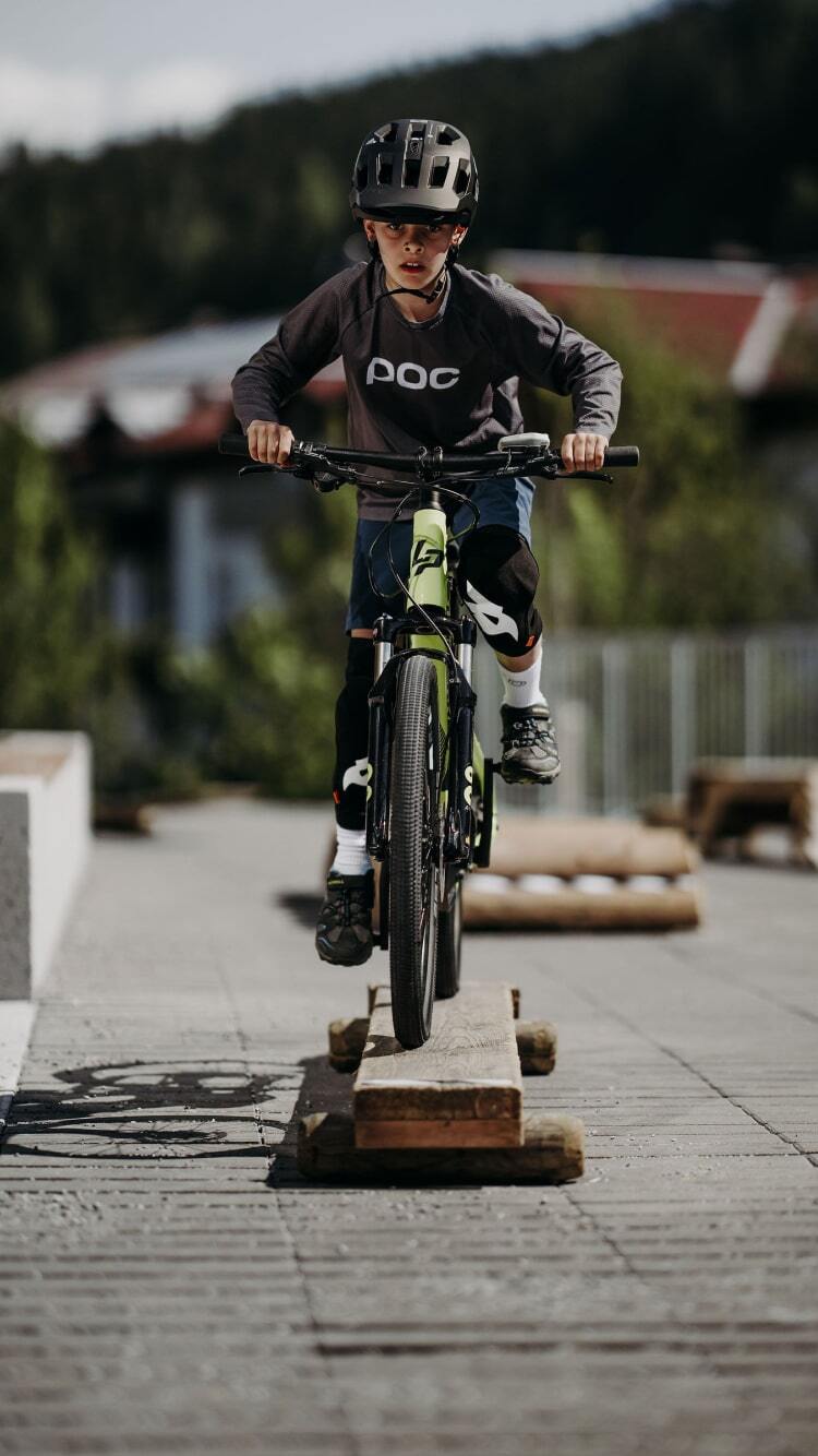 kidsbikeparcour-min