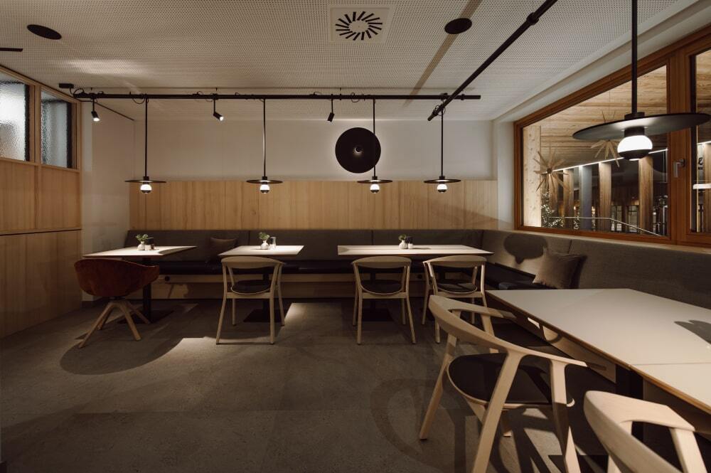 restaurant-mountain-min
